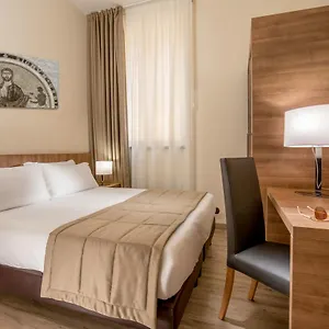 https://casa-santa-maria-alle-fornaci.it-romehotels.com